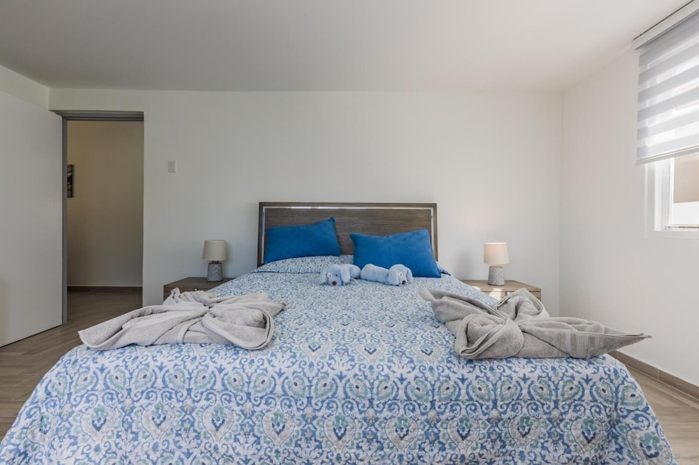 NEW Modern Stylish 6BR 6BA Villa Near Palmbeach
