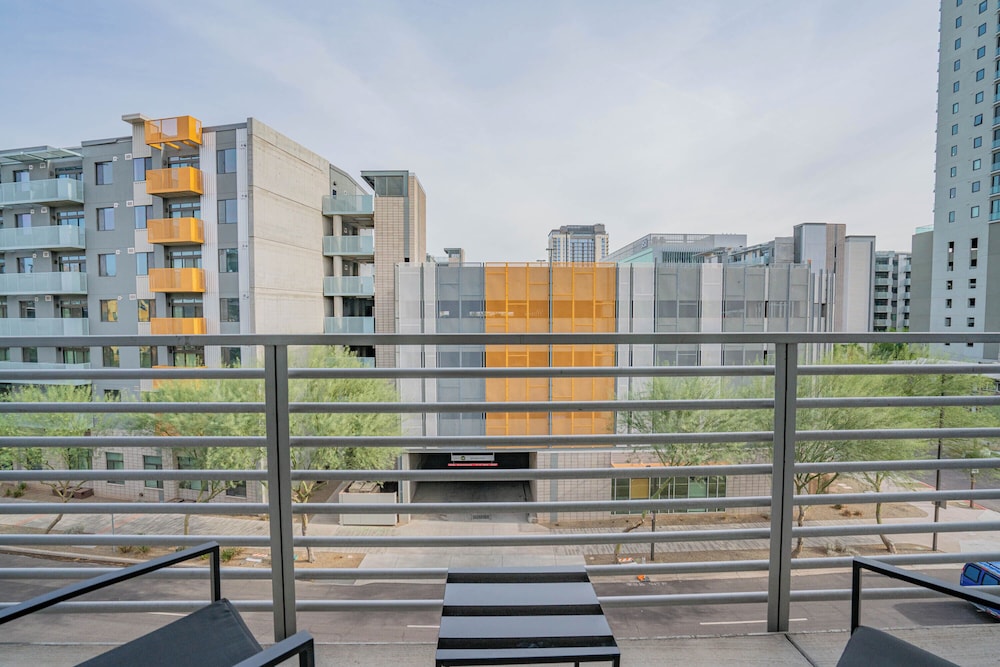 ROVE LIVING/KL - Linear