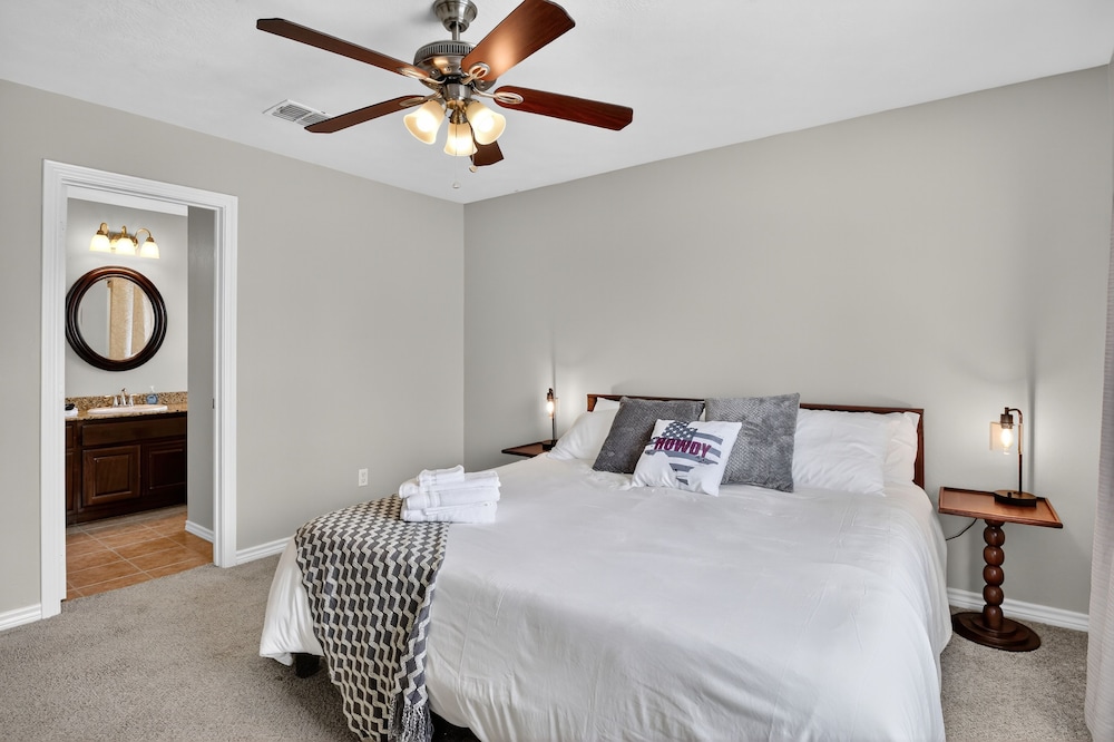 Game Day Getaway Near Texas A&m 4 Bedroom Home