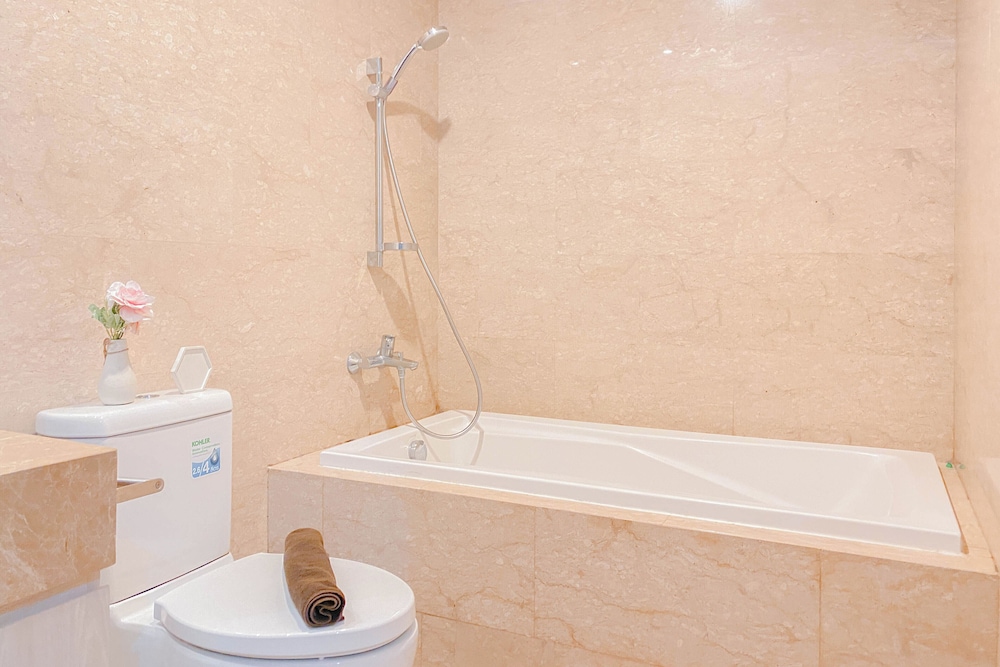 Big and Cozy 1BR with Working Room Menteng Park Apartment