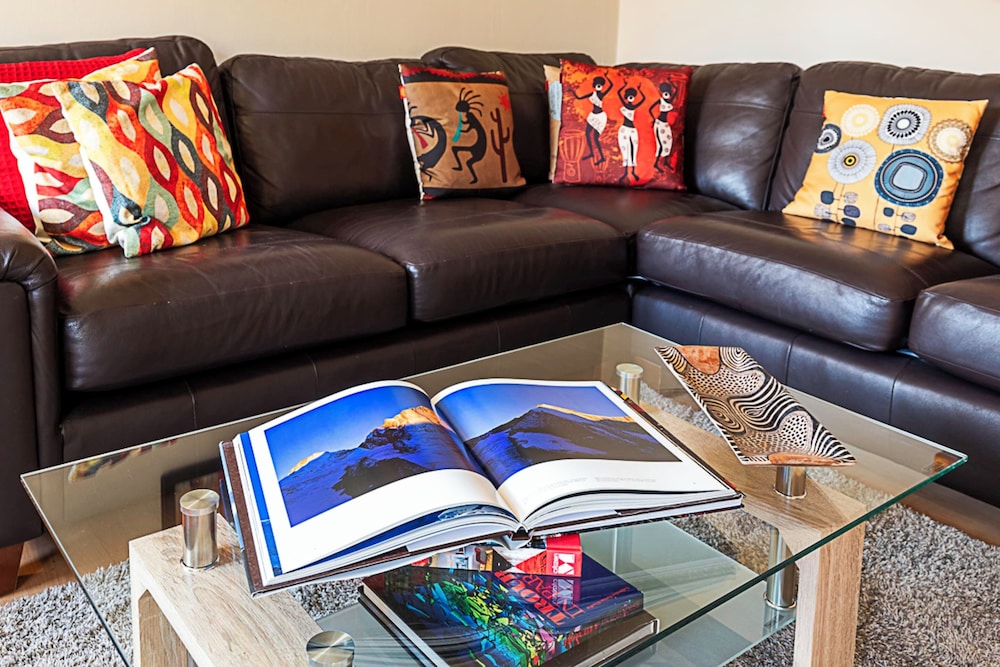 Beautiful Two Bedroom Abode Near Baker Street