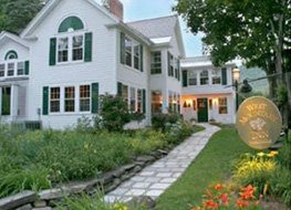 Arlington's West Mountain Inn view 3