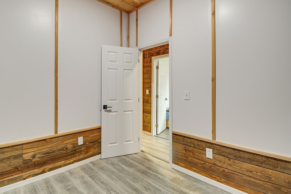 Near Twilight Sites & Scenic Hikes: Forks Apt