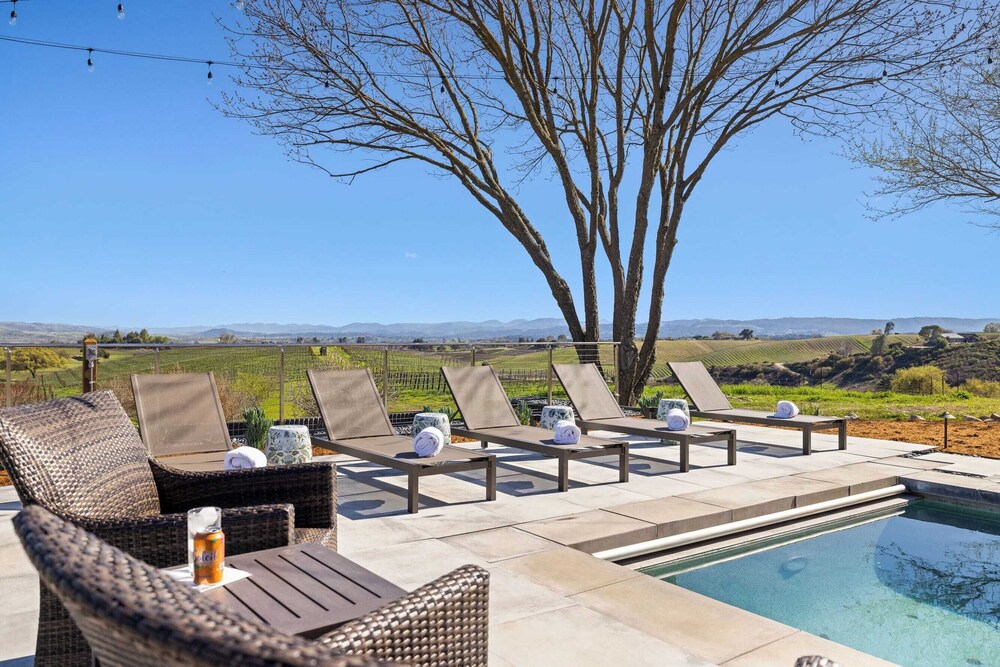Wine Country Estate w/ Pool, Hot Tub The Residence at Truss Wines by Avantstay