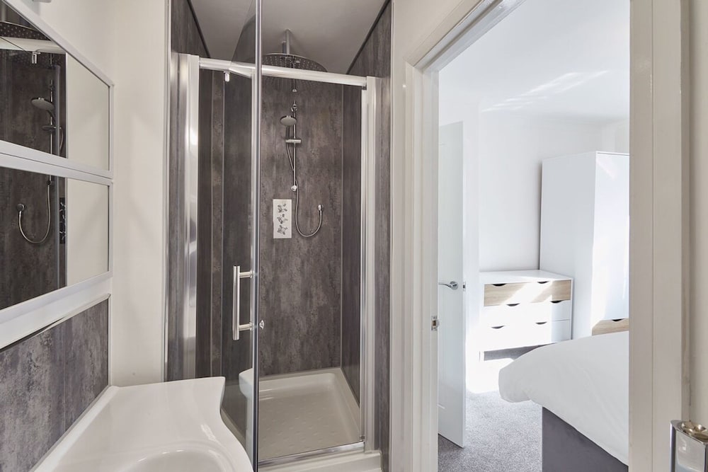 Host Stay Dacama Dene Grove view 5