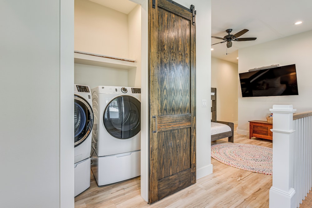 Walk to Gulf: Modern Retreat in Santa Rosa Beach!