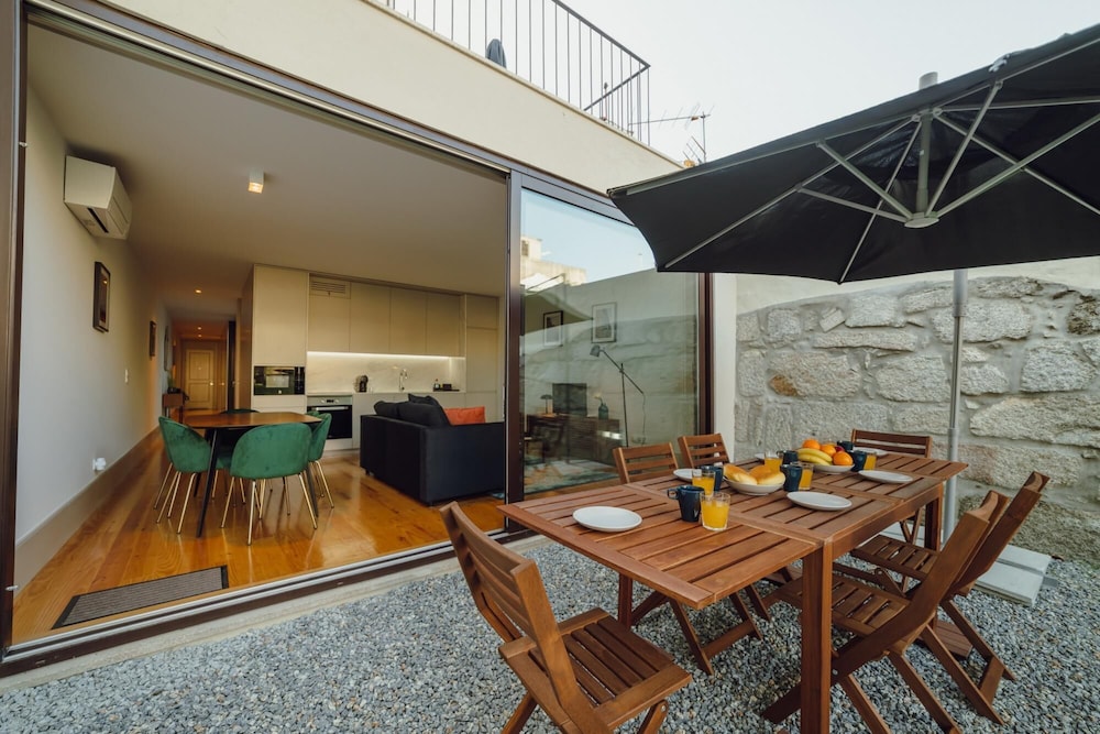 Legacy Oporto Premium Apartment B by Vacationy