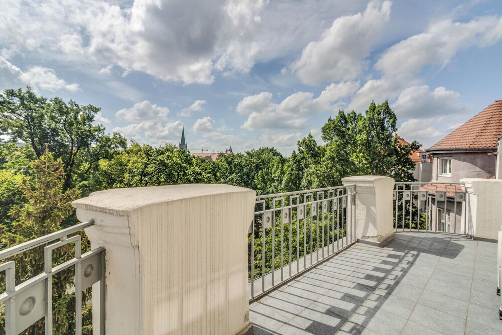 RentPlanet - Powstańców Śląskich view 4