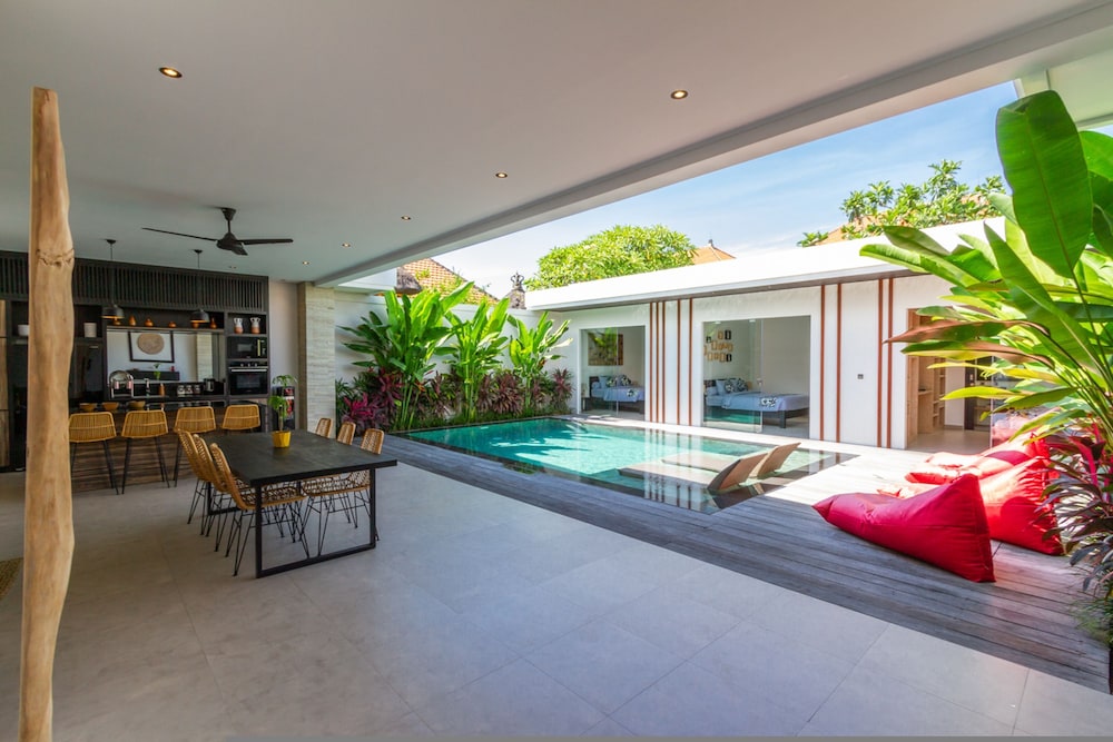 Villa Lys by Alfred in Bali - Charming 3BD Villa w Pool View Near Berawa Beach