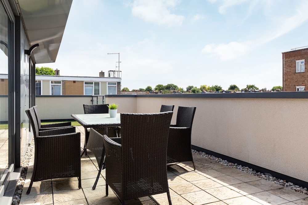 outdoor bbq area