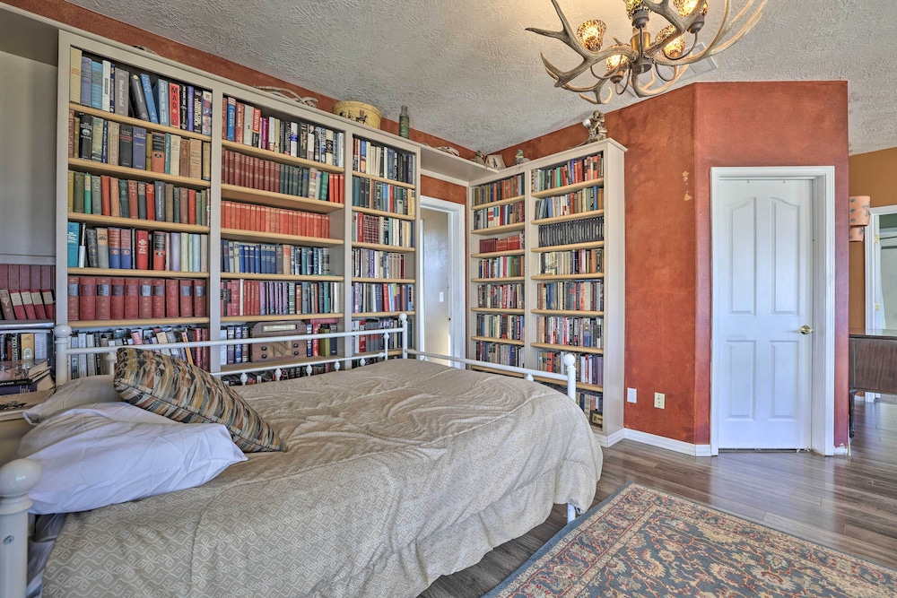 On-site Hiking: 10-acre Getaway Near Boise! view 2