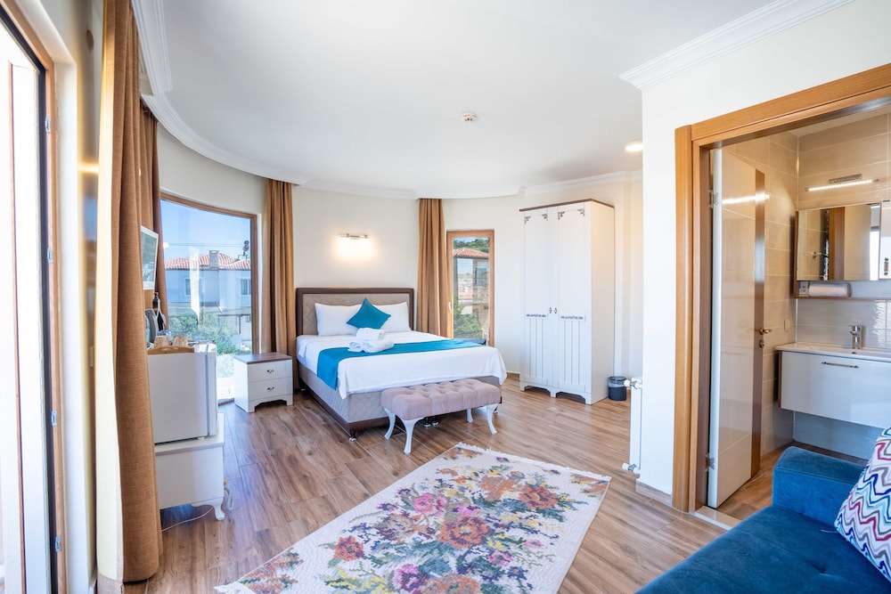Cunda Giritlioğlu Otel Yetişkinlere Özel +12 - Image 13