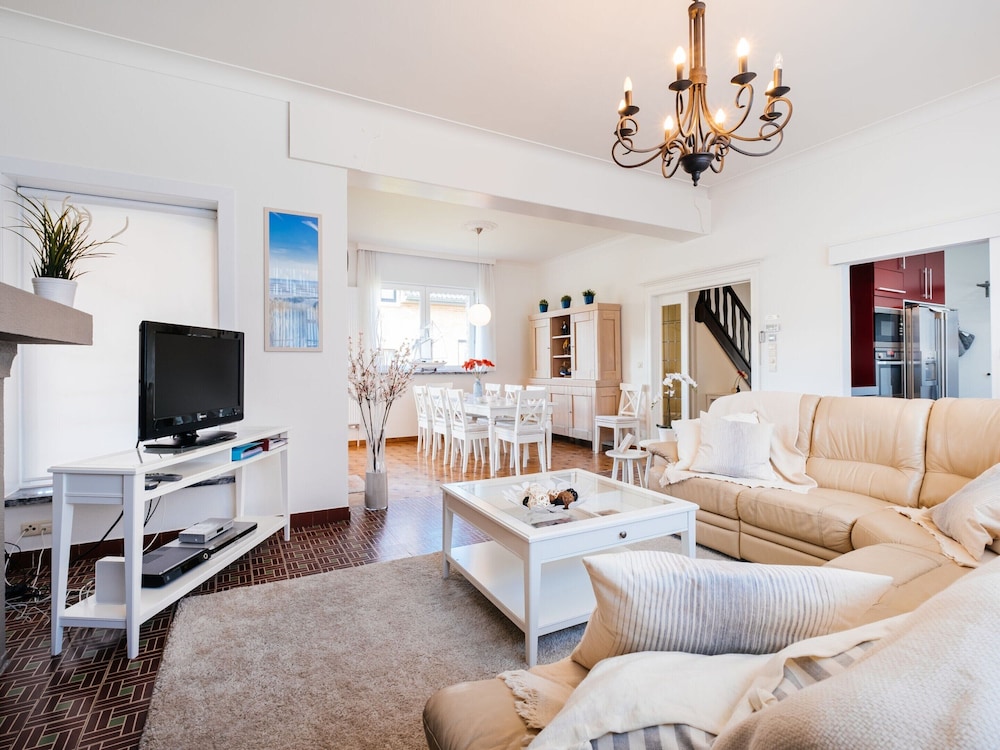 Villa in Koksijde With Sunny Garden