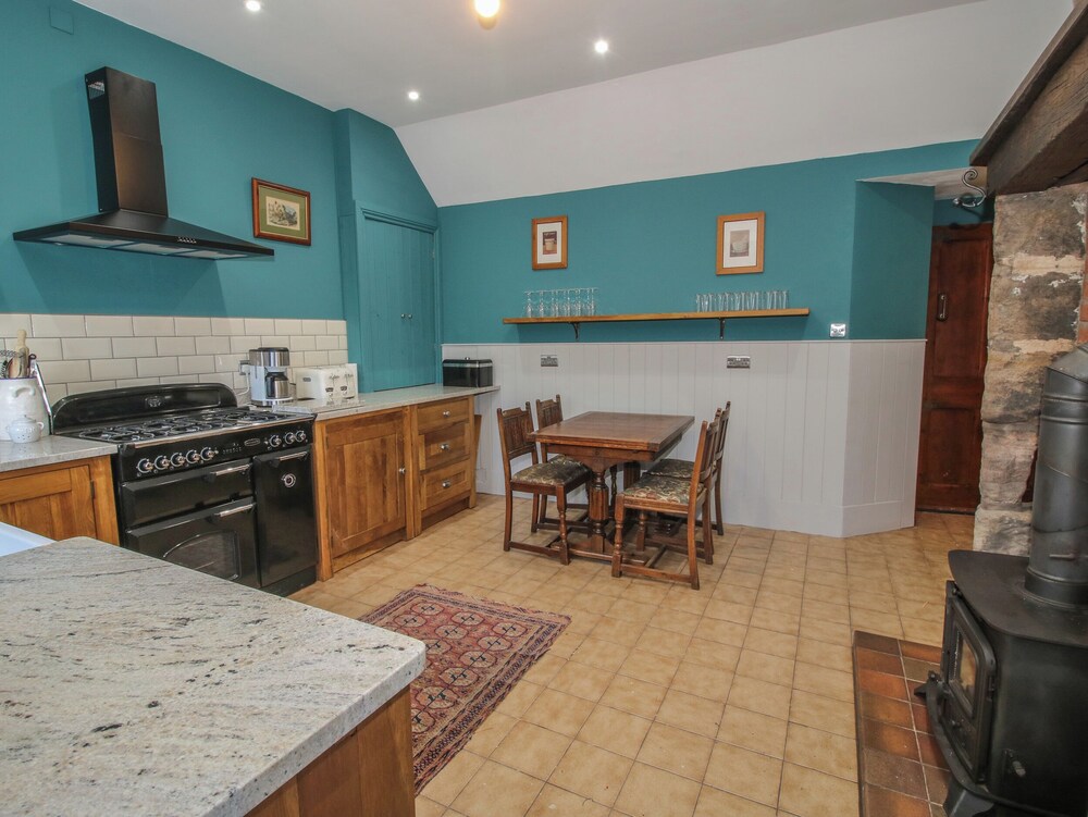 34 The Wharfage