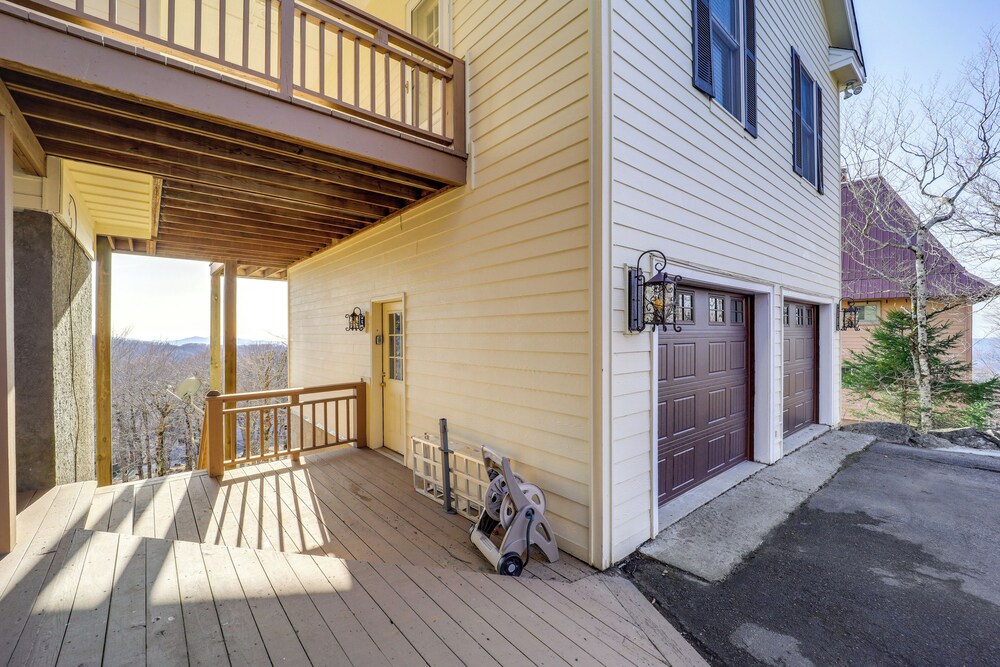3 Mi Beech Mtn Resort: Cozy Studio w/ Deck & View!