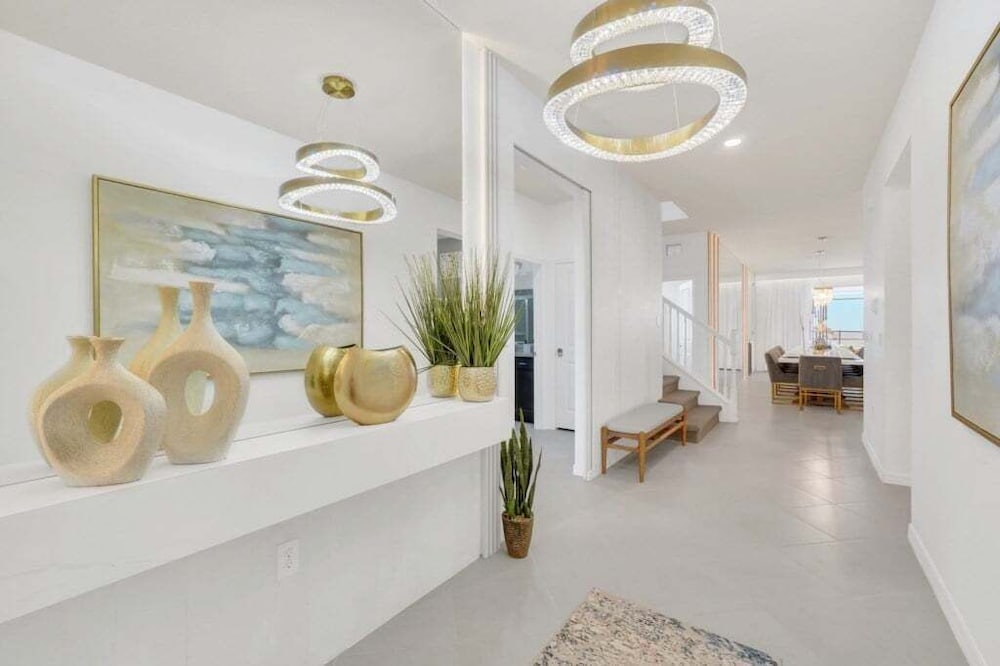 10 Bed 8 Bath Villa Gamesroom & Pool 16284saint 10 Bedroom Villa
