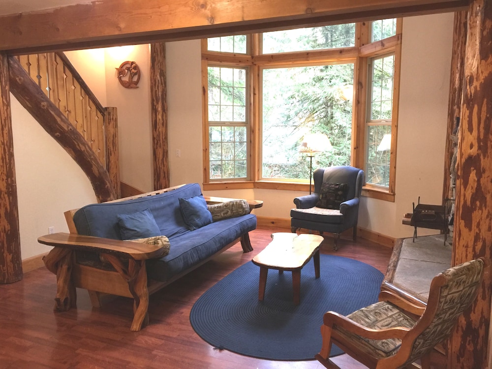 Snowline Cabin #25 A Country-style pet Friendly Cabin With hot tub and Wifi! view 5