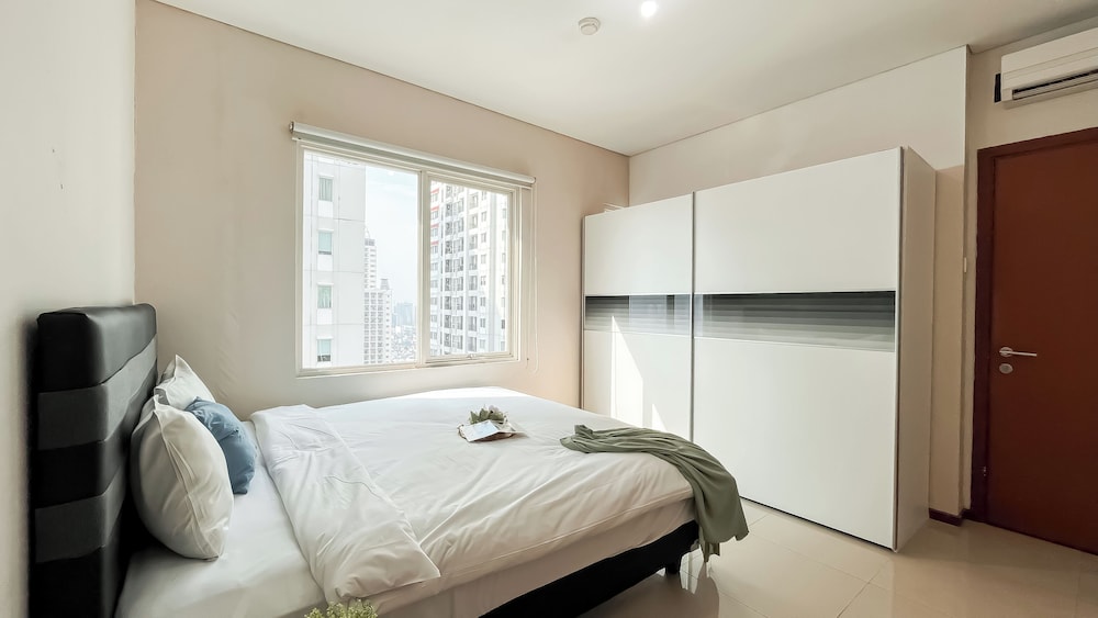 Nice And Cozy 3Br Apartment At Thamrin Residence