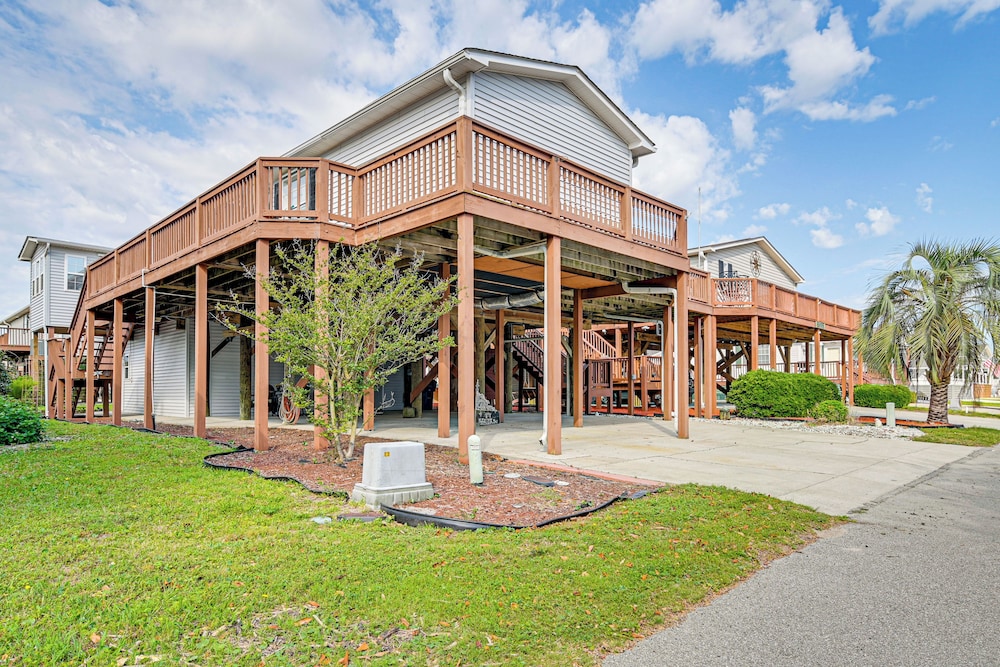 Walk to Surfside Beach: Home w/ Pool Access