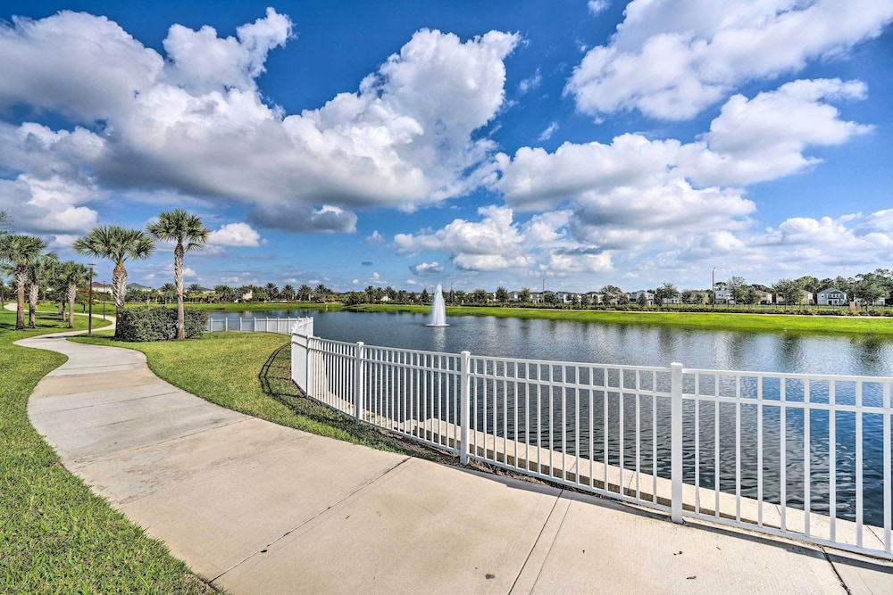 Home Near Theme Parks in Kissimmee: Family Perks!