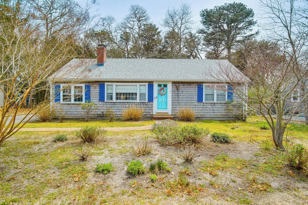 South Dennis Vacation Rental ~ 5 Mi to Beach! view 5