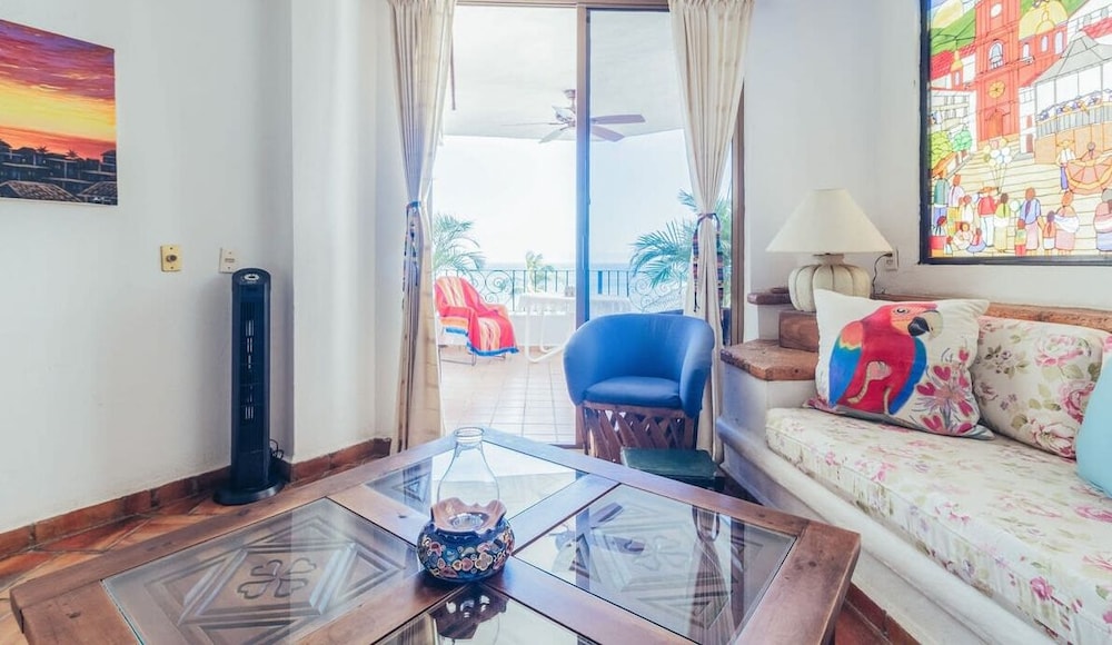 Ocean View 2Br Condo-balcony-beach-pool - 604