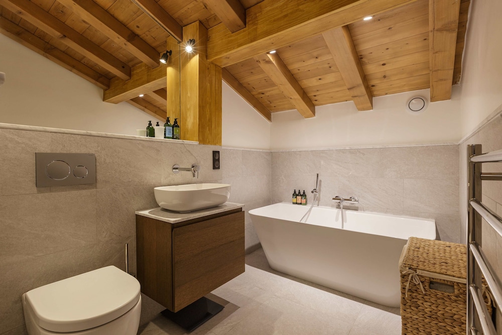 Magnificent Chalet Valhalla 5 Central Chamonix