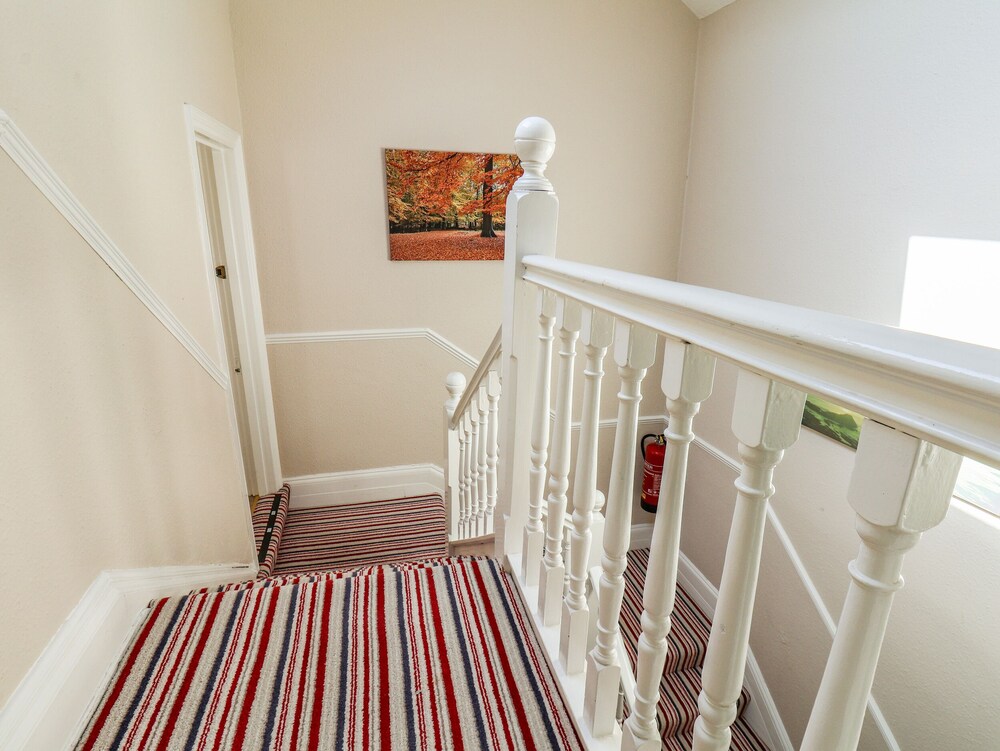 Lonsdale Villa