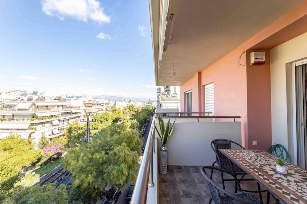 Petralona Amazing 2 bd Flat