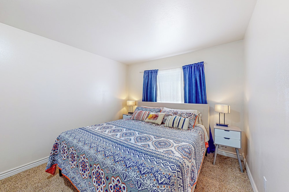 Waterfront Condo W & Dock Access
