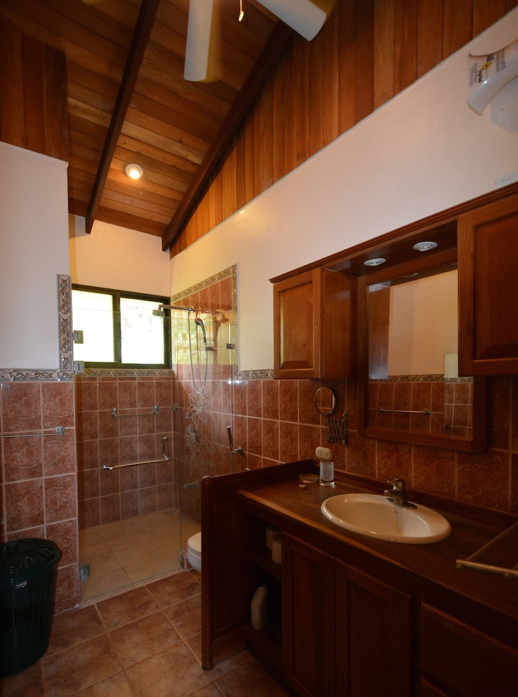 Many's House - La Joya De Ballena