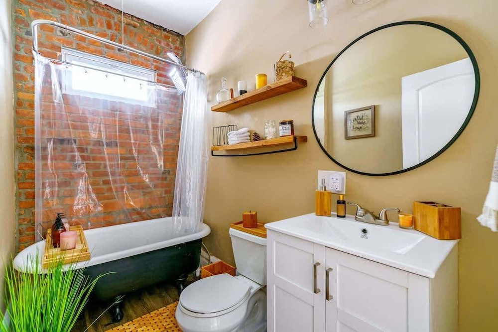 The Parkside by Jungle House – Short North Boutique Suites