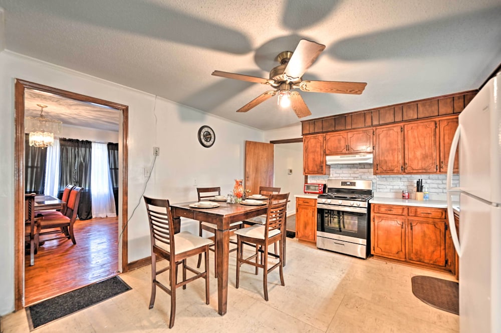 Blounts Creek House w/ Yard - Pets Welcome!