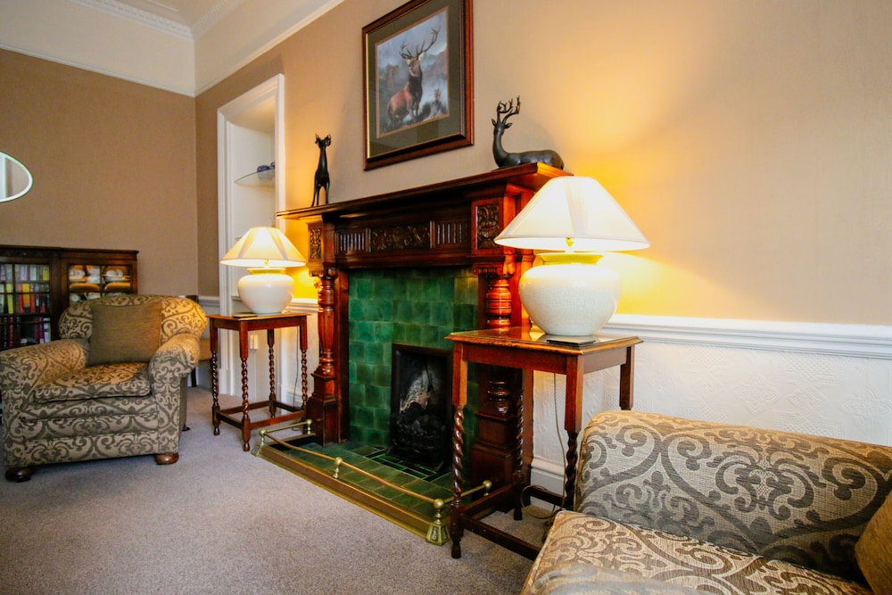 Glasgow Guest House view 4