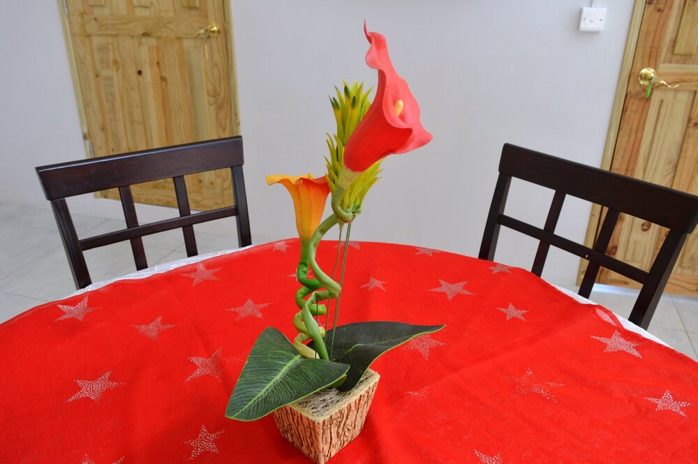 Domaine Les Rosiers Guest House