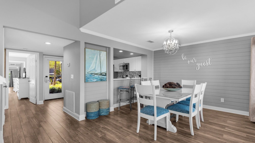 Waterfront Retreat in Sandestin w/ Golf Cart & Free Attraction Tickets!