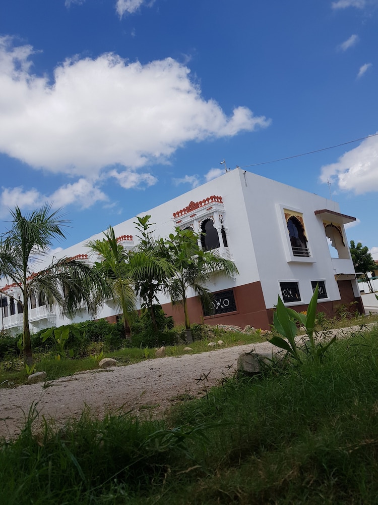Vijayam Resort