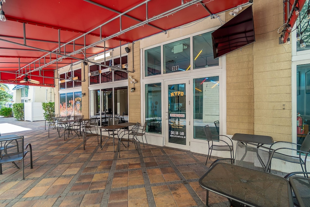 309n Sunrise Suite1 Bedroom, Pools, Jacuzzi, Beach, Shops & Dog Friendly