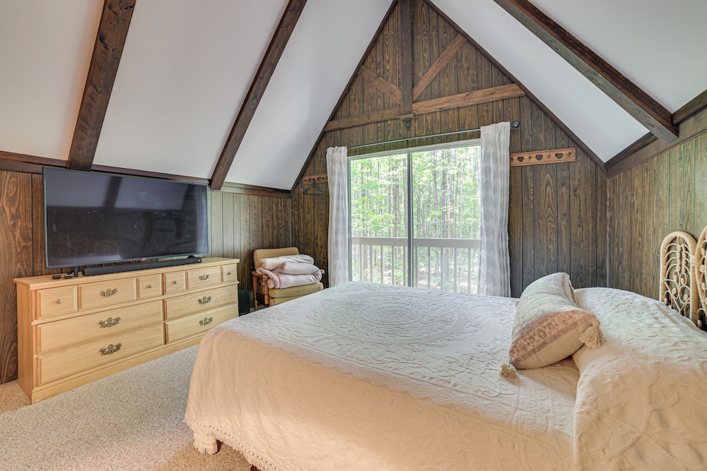 Woodsy A-frame Cabin w/ Lakes of the North Access