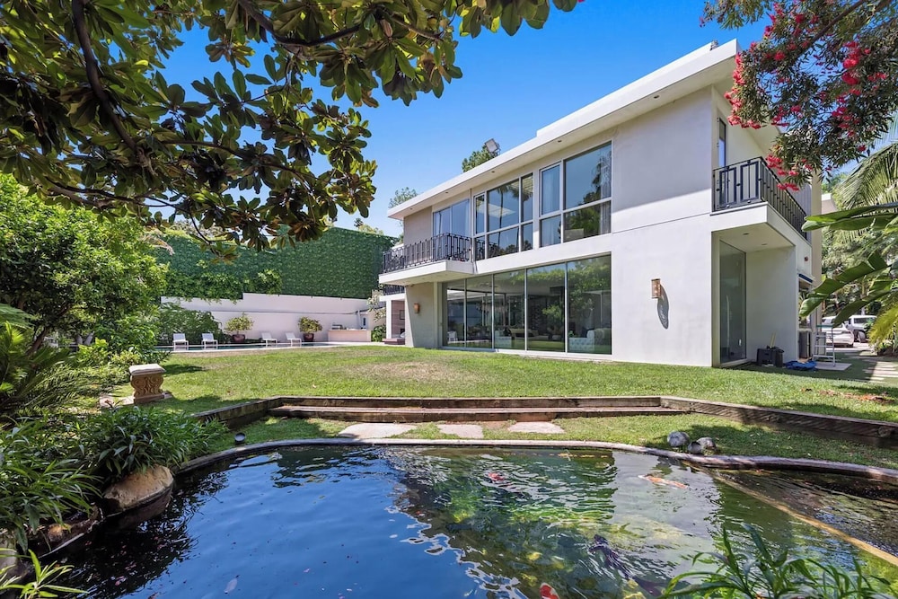 Alta Royale - Exquisite Designer Retreat Near Soho House & Rodeo Drive