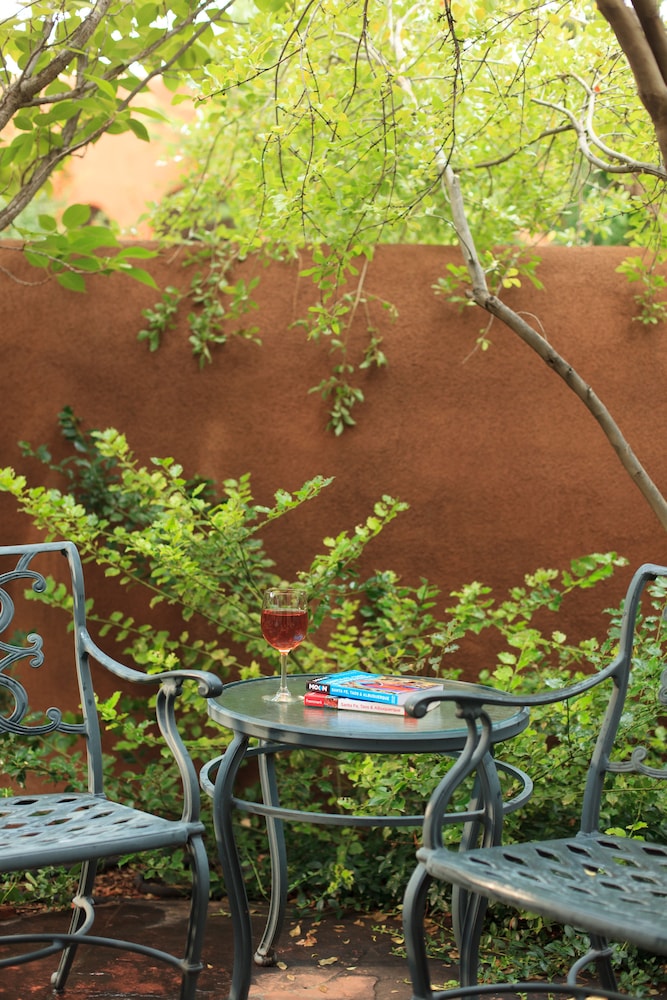 Hotel Four Kachinas Bed & Breakfast Inn - Image 1