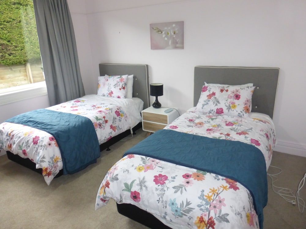 Oamaru Holiday Homes 28 Ure Street view 4