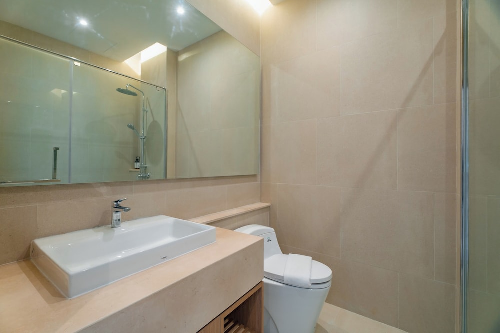 Modern Tropical Pool Villa - Saiyuan