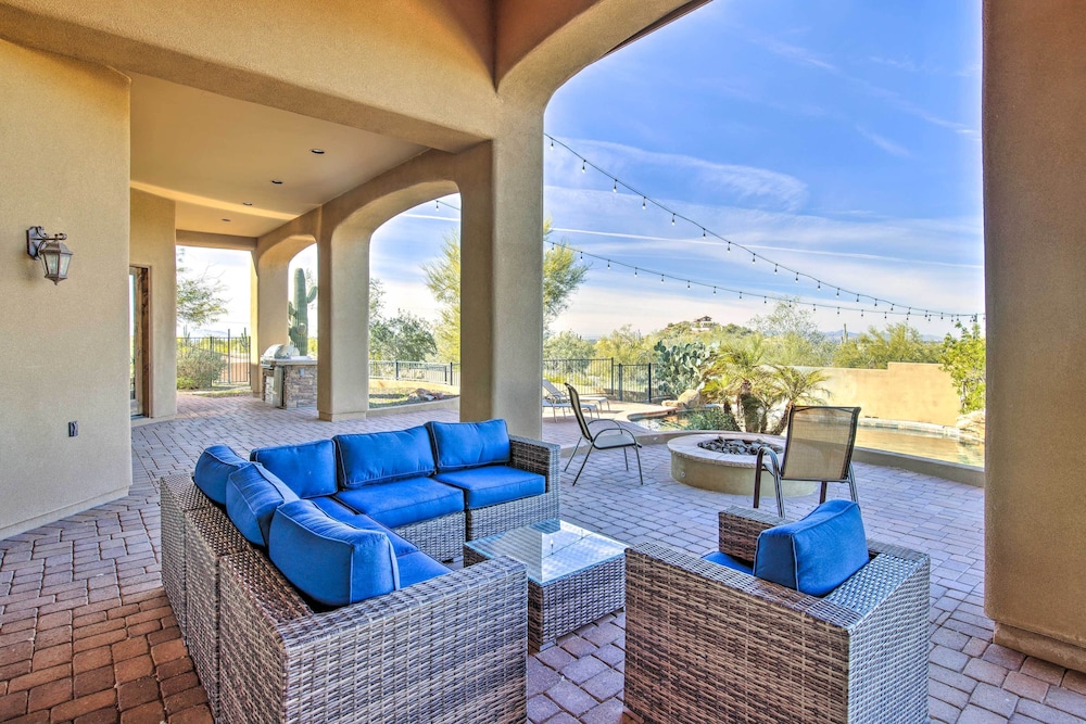 Near Golfing: Mesa Villa w/ Outdoor Oasis & Pool! view 4