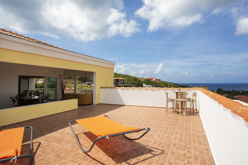 Blue Bay Apartments