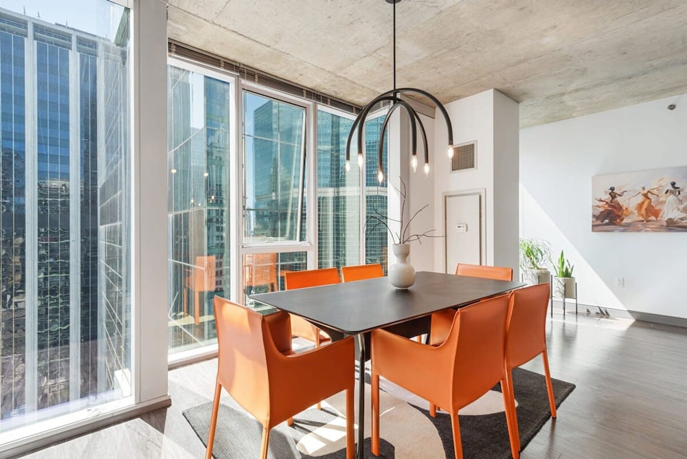 Group Home 3 Luxe Apts Spacious Central