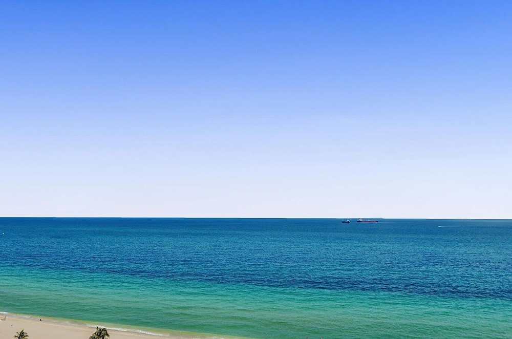 Stunning Beachfront Luxury- Your Perfect Getaway!