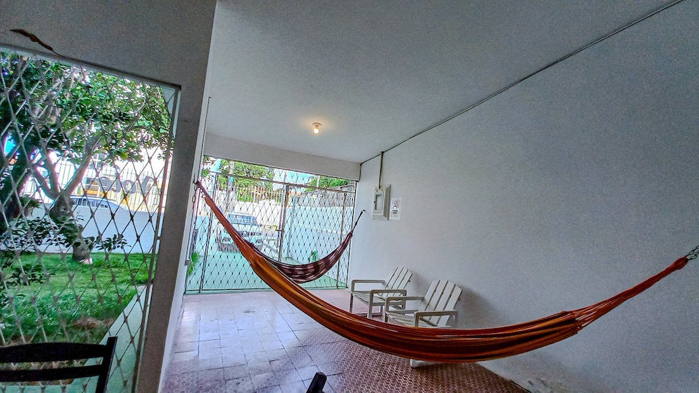 Yolo Hostel