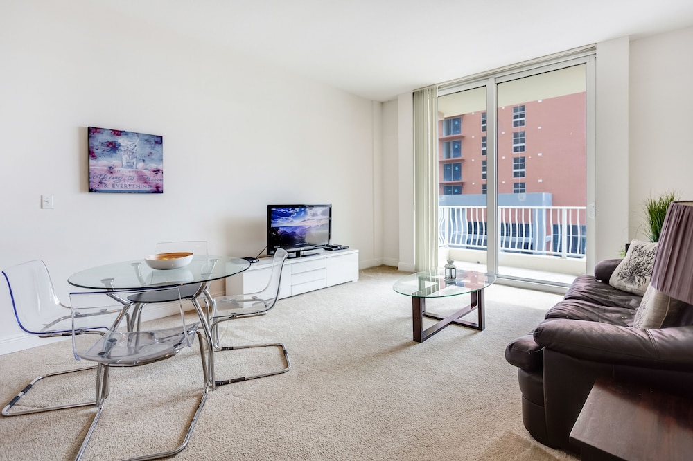 Towers of Dadeland by Miami Vacations