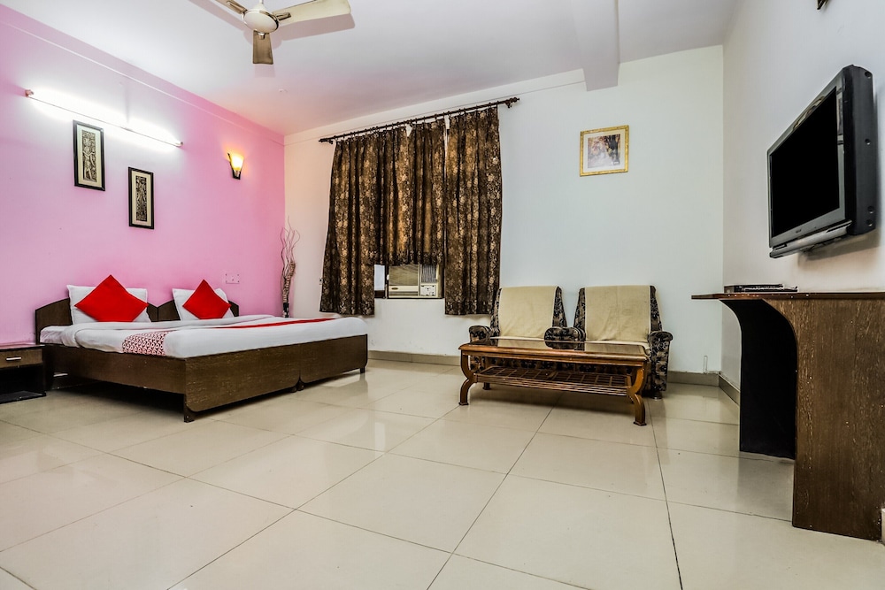 OYO 457 Hotel Mittal Residency